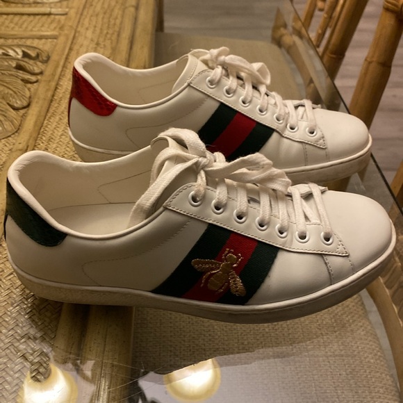Gucci Womens Ace Sneakers, size
9.5 - 10, barely worn, in box, new laces - Picture 6 of 8
